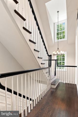 1210 CORBIN CT, Mclean, VA 22101