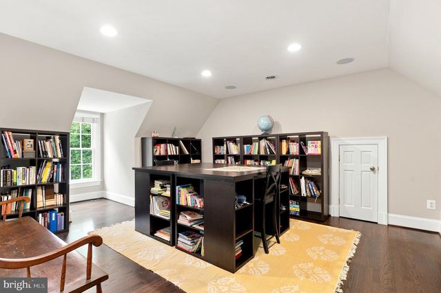 1210 CORBIN CT, Mclean, VA 22101