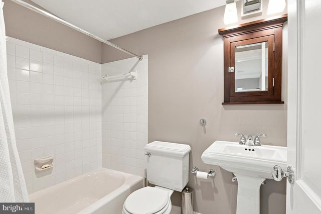 1210 CORBIN CT, Mclean, VA 22101