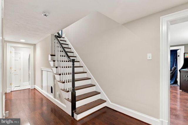 1210 CORBIN CT, Mclean, VA 22101