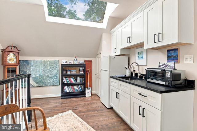 1210 CORBIN CT, Mclean, VA 22101
