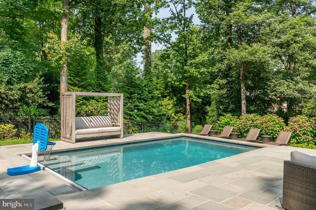 1210 CORBIN CT, Mclean, VA 22101