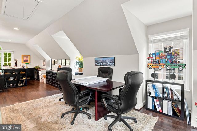 1210 CORBIN CT, Mclean, VA 22101