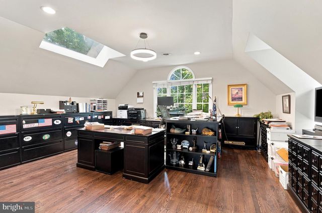 1210 CORBIN CT, Mclean, VA 22101