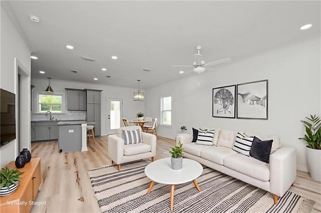 6738 Barneswood Drive, Theodore, AL 36582