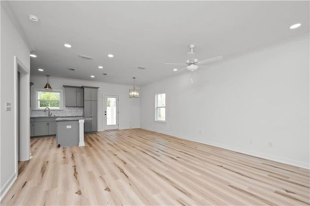 6738 Barneswood Drive, Theodore, AL 36582