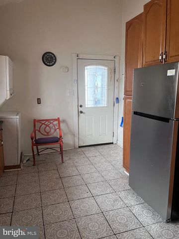 1 WOODS ALY, Mount Holly, NJ 08060