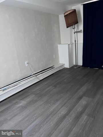 1 WOODS ALY, Mount Holly, NJ 08060