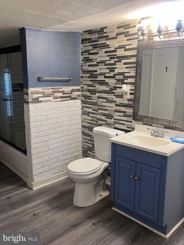 1 WOODS ALY, Mount Holly, NJ 08060