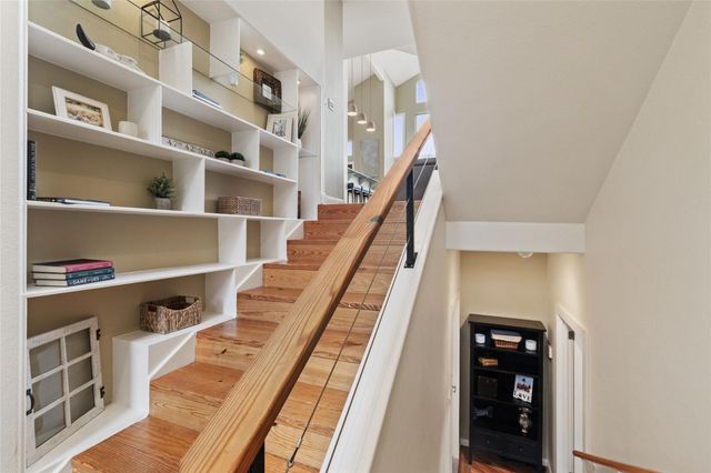 208 Morar DR, Spicewood, TX 78669