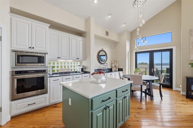 208 Morar DR, Spicewood, TX 78669