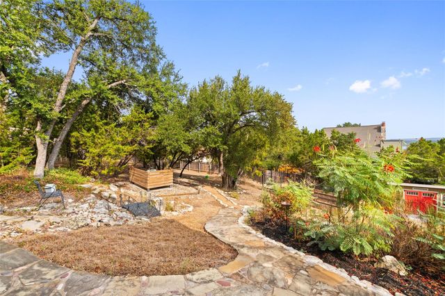 208 Morar DR, Spicewood, TX 78669