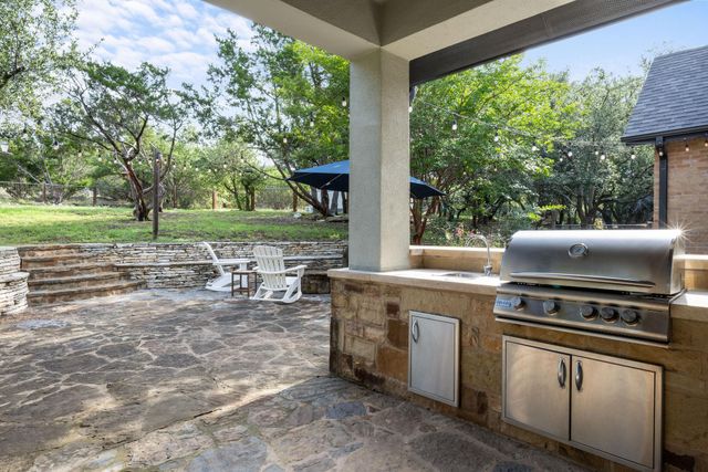 279 Rugged Earth DR, Austin, TX 78737