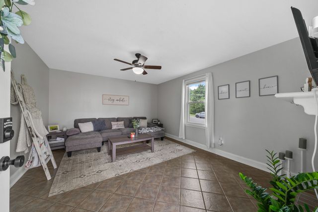 931 Kingsbury Dr Apt A, Clarksville, TN 37040