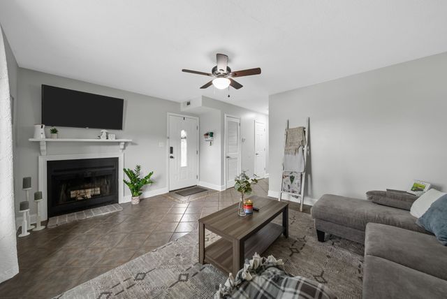 931 Kingsbury Dr Apt A, Clarksville, TN 37040