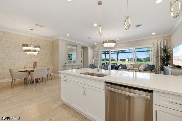 11338 Jacaranda DR, Naples, FL 34120