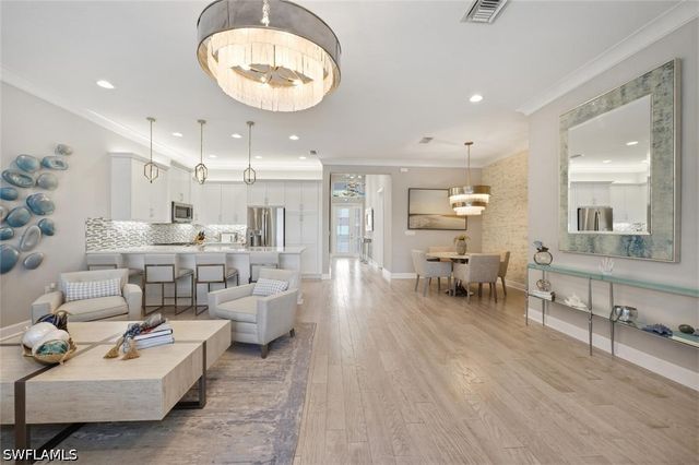 11338 Jacaranda DR, Naples, FL 34120