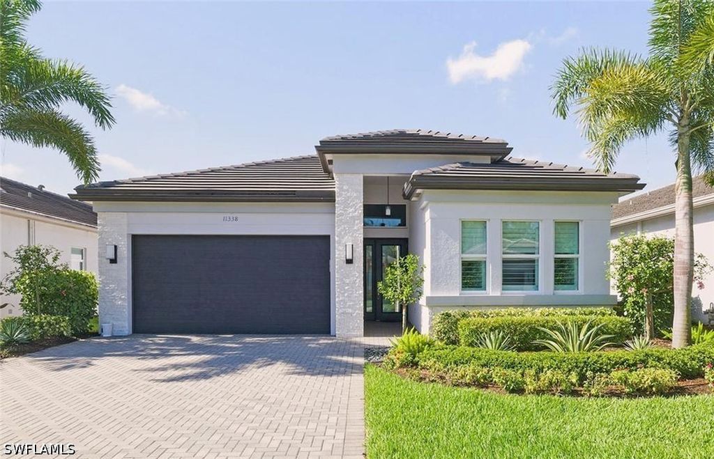 11338 Jacaranda DR, Naples, FL 34120