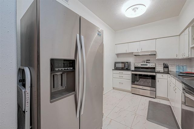 2100 Tanglewilde Street 189, Houston, TX 77063