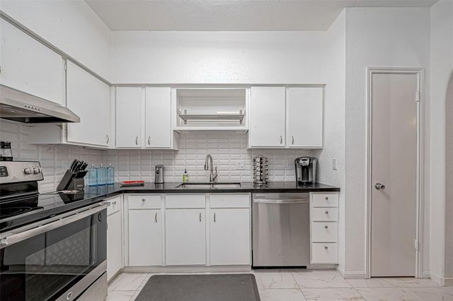 2100 Tanglewilde Street 189, Houston, TX 77063