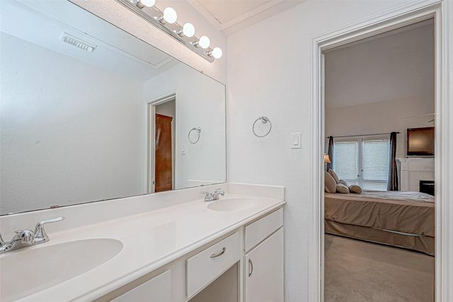2100 Tanglewilde Street 189, Houston, TX 77063