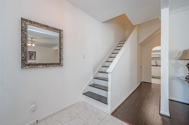 2100 Tanglewilde Street 189, Houston, TX 77063