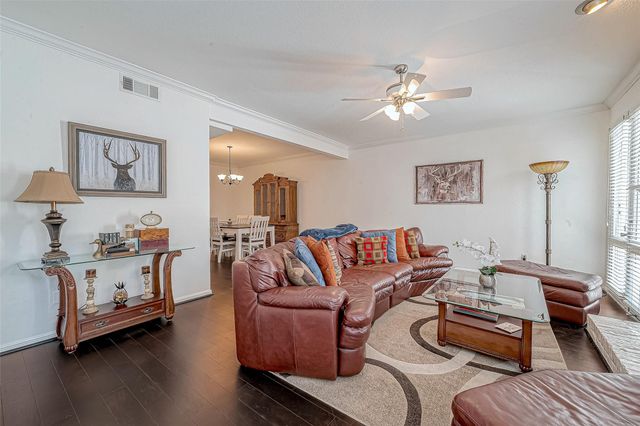 2100 Tanglewilde Street 189, Houston, TX 77063