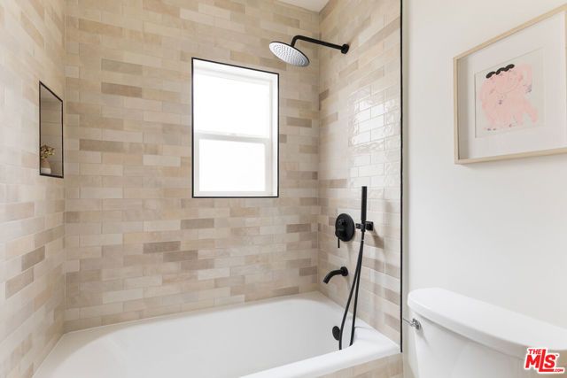 3150 Madera Avenue, Los Angeles, CA 90039