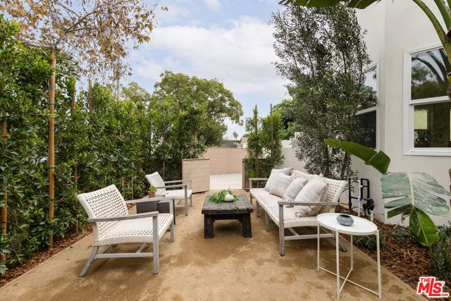 3150 Madera Avenue, Los Angeles, CA 90039