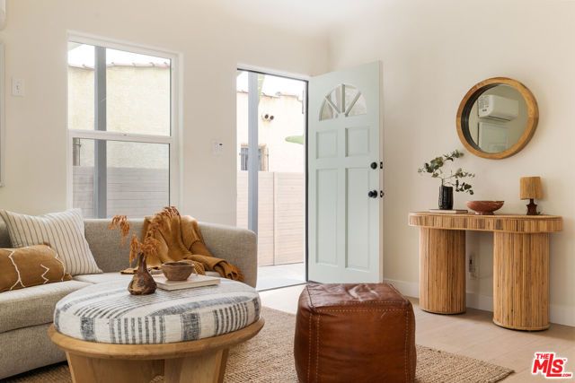 3150 Madera Avenue, Los Angeles, CA 90039