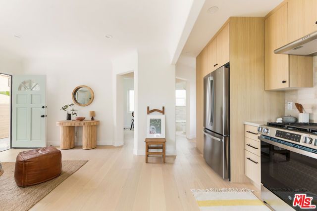 3150 Madera Avenue, Los Angeles, CA 90039