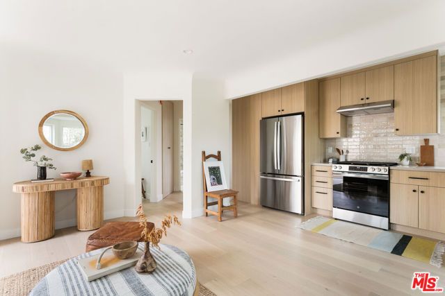 3150 Madera Avenue, Los Angeles, CA 90039