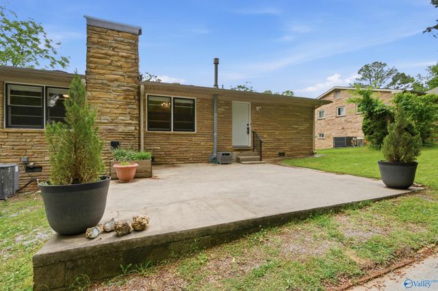 1002 Woodall Lane, Huntsville, AL 35816