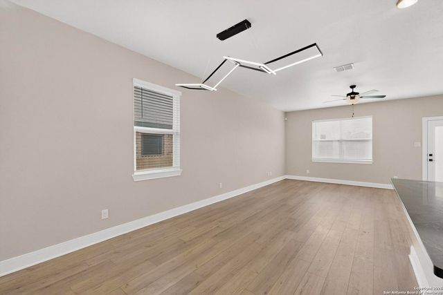 9222 Espadrille Run, Converse, TX 78109