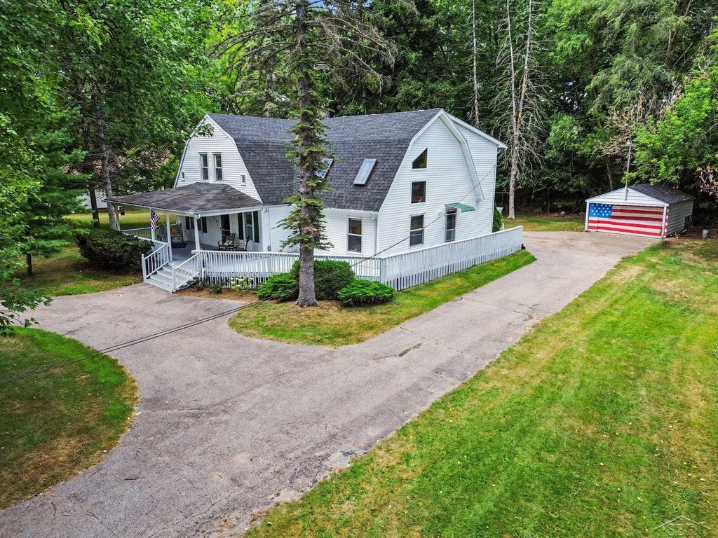 800 S Center Road, Saginaw Twp, MI 48638