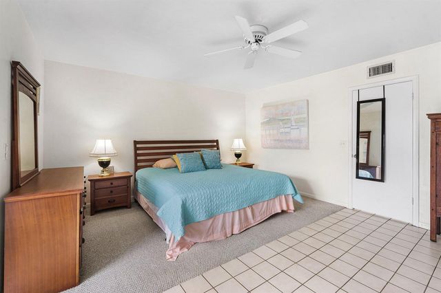 3160 LAKE OSBORNE Drive Bldg 6 Unit 206, Lake Worth Beach, FL 33461