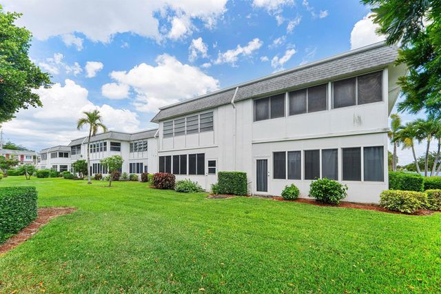 3160 LAKE OSBORNE Drive Bldg 6 Unit 206, Lake Worth Beach, FL 33461