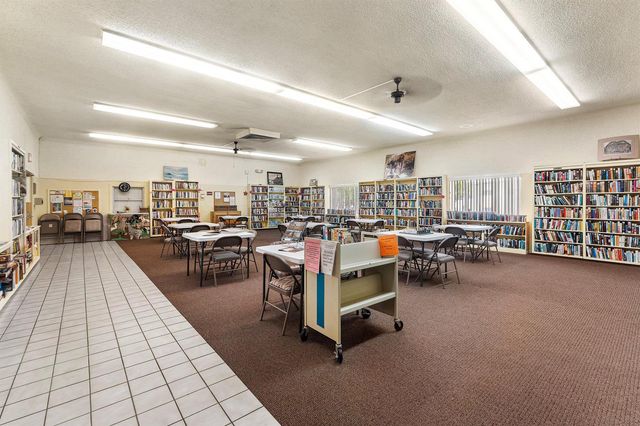 3160 LAKE OSBORNE Drive Bldg 6 Unit 206, Lake Worth Beach, FL 33461