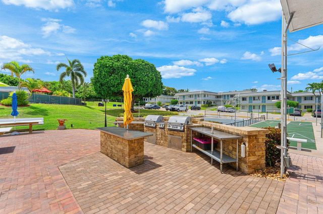 3160 LAKE OSBORNE Drive Bldg 6 Unit 206, Lake Worth Beach, FL 33461