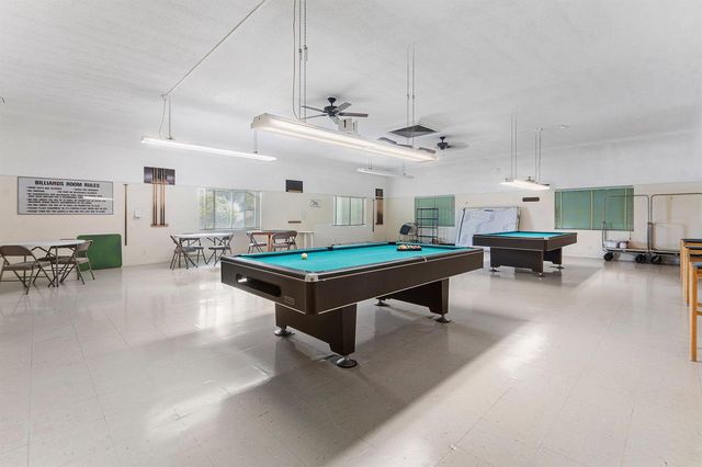 3160 LAKE OSBORNE Drive Bldg 6 Unit 206, Lake Worth Beach, FL 33461