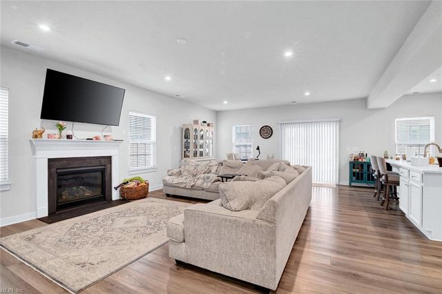 214 Garland ST, Moyock, NC 27958