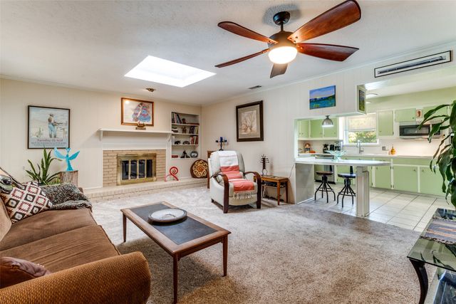8493 Swift Avenue, Dallas, TX 75228