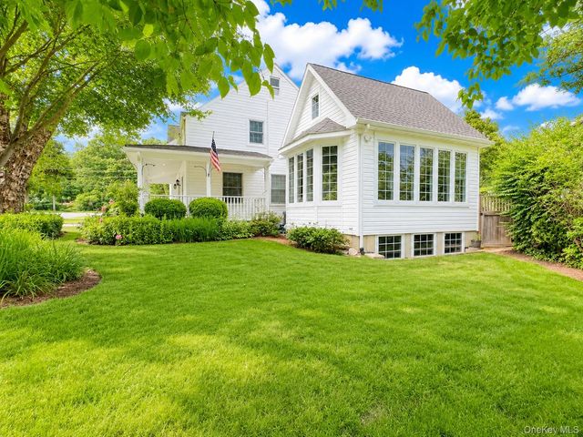 15 Anita Place, Farmingdale, NY 11735