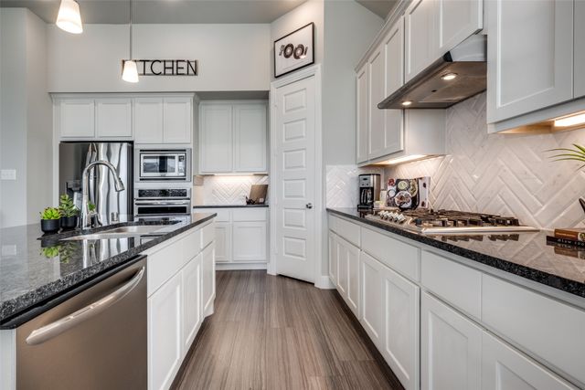 3921 Redbud Drive, Aubrey, TX 76227