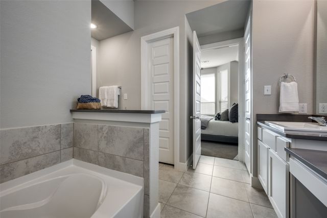 3921 Redbud Drive, Aubrey, TX 76227