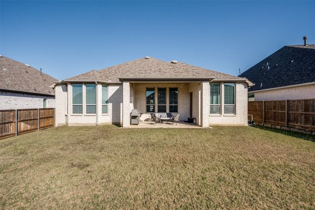 3921 Redbud Drive, Aubrey, TX 76227