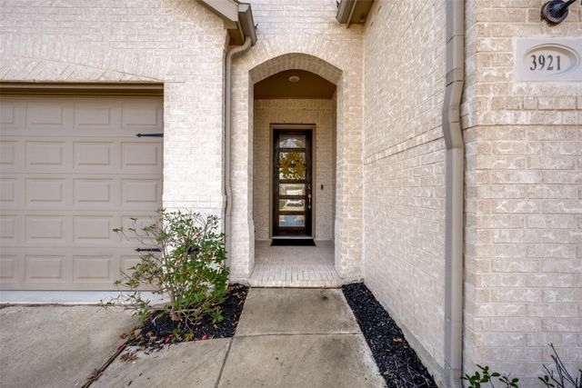 3921 Redbud Drive, Aubrey, TX 76227