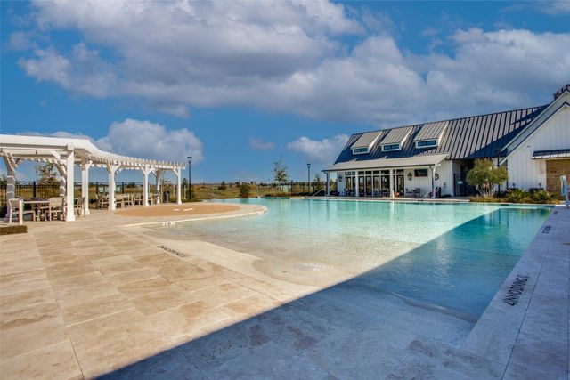 3921 Redbud Drive, Aubrey, TX 76227