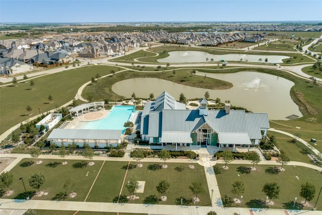 3921 Redbud Drive, Aubrey, TX 76227
