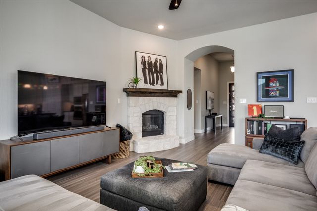 3921 Redbud Drive, Aubrey, TX 76227